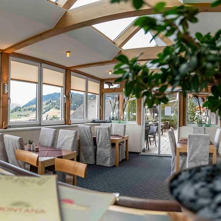 Hotel Montana Fiss Bagian luar foto