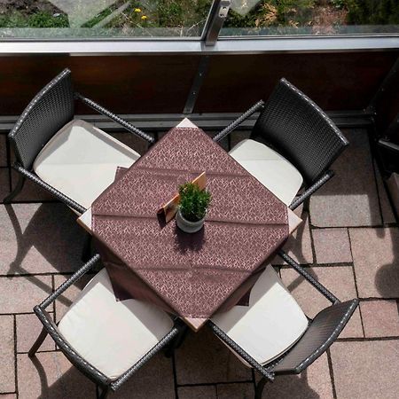 Hotel Montana Fiss Bagian luar foto