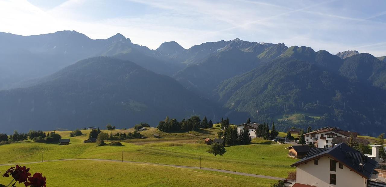 Hotel Montana Fiss Bagian luar foto