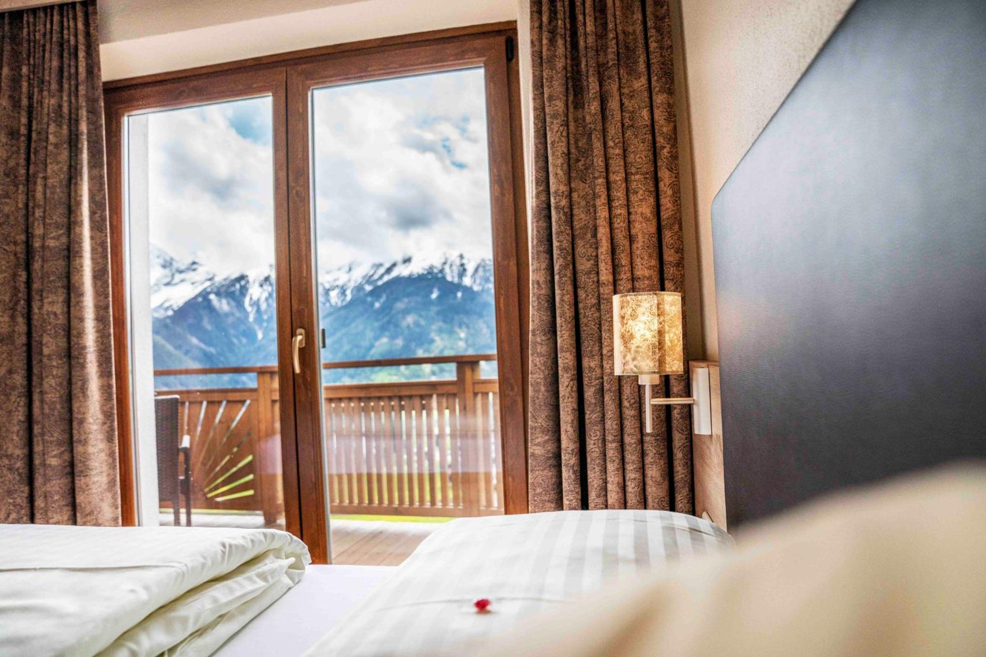 Hotel Montana Fiss Bagian luar foto