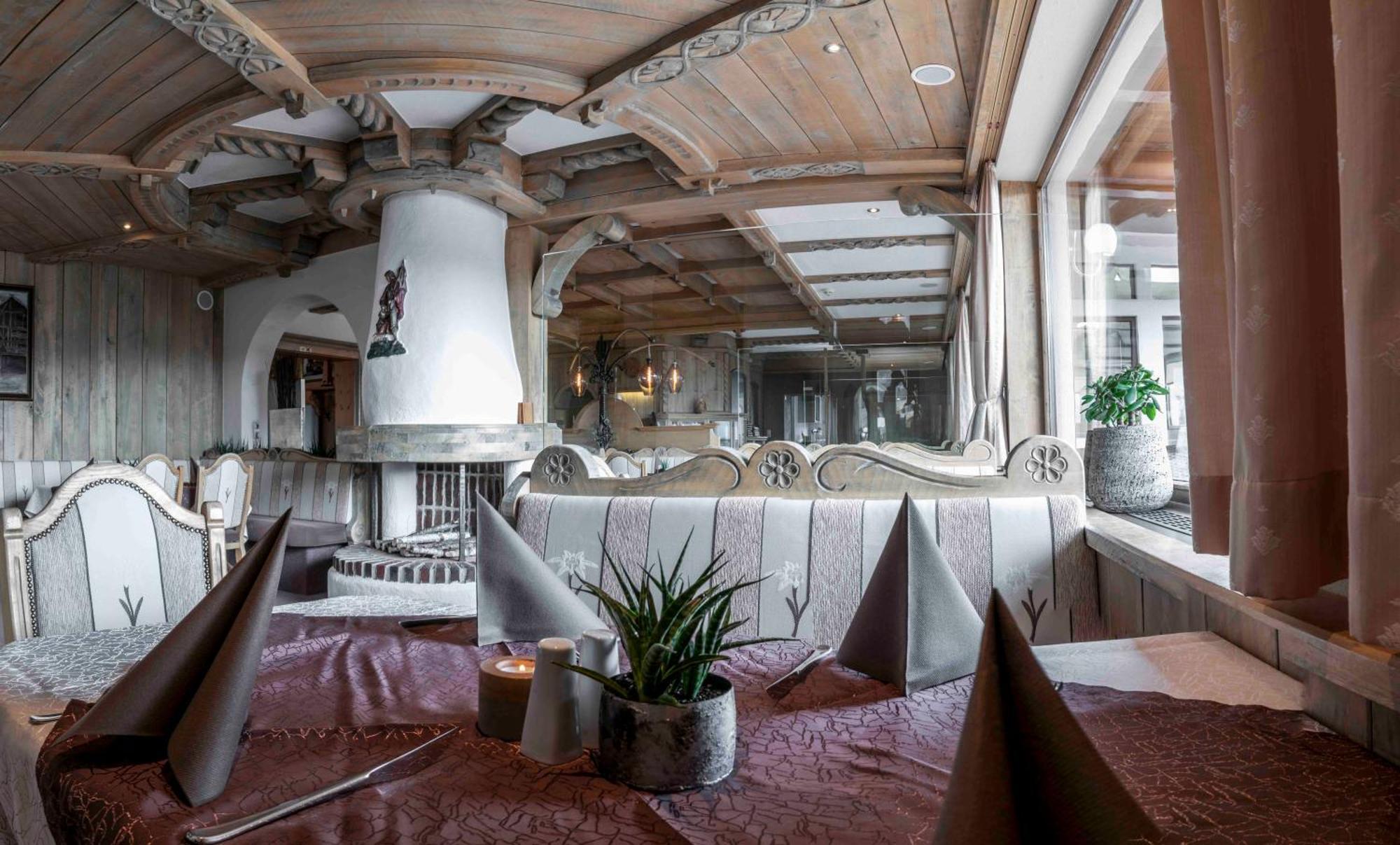 Hotel Montana Fiss Bagian luar foto