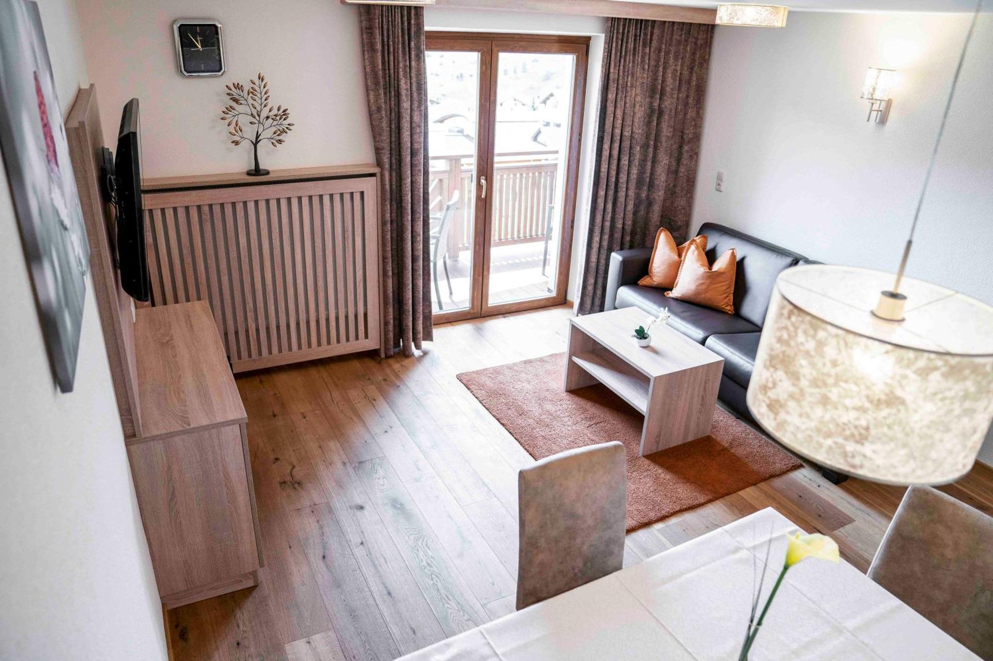 Hotel Montana Fiss Bagian luar foto