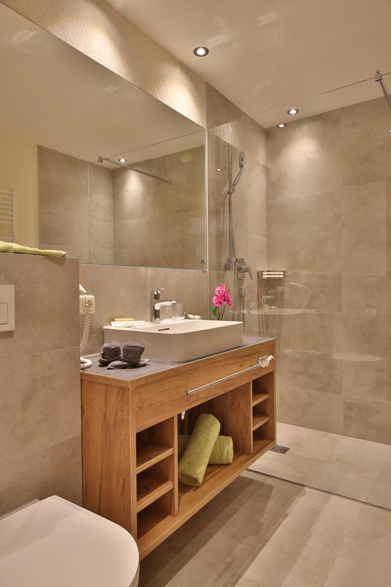 Hotel Montana Fiss Bagian luar foto